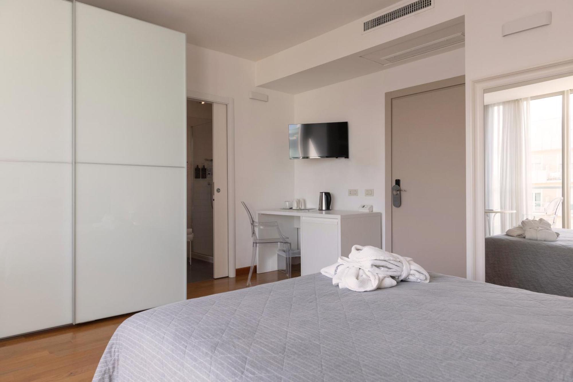 Perla Verde Hotel Milano Marittima Ngoại thất bức ảnh